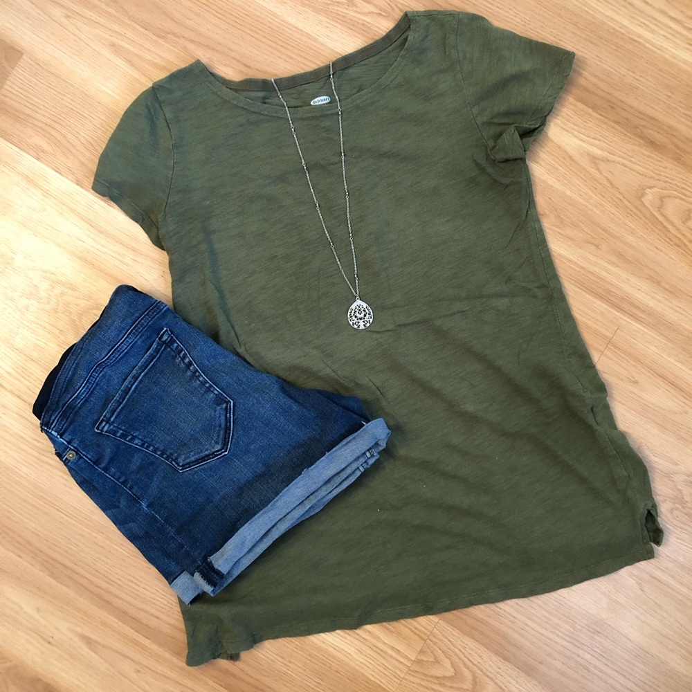Old Navy Maternity Tee